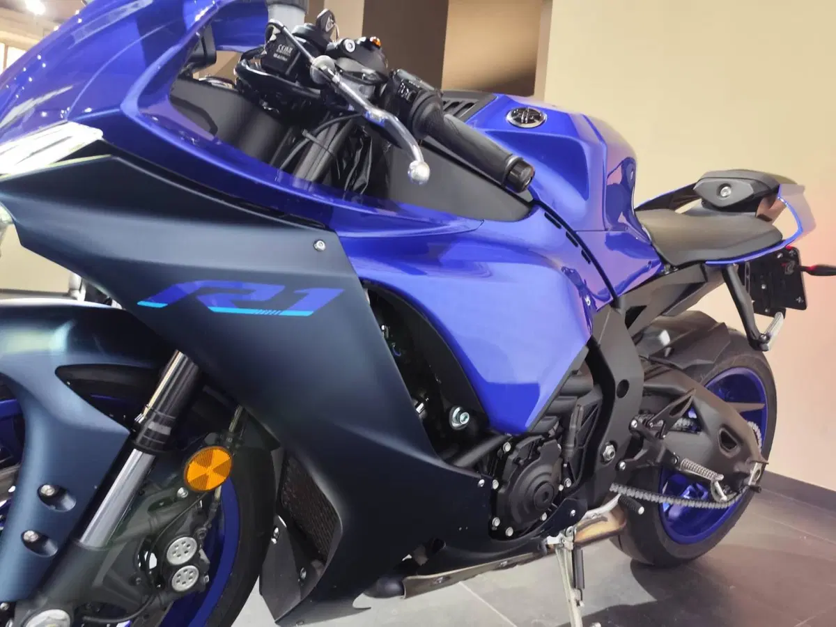 Yamaha YZF R1 (2020 - 25) (5)