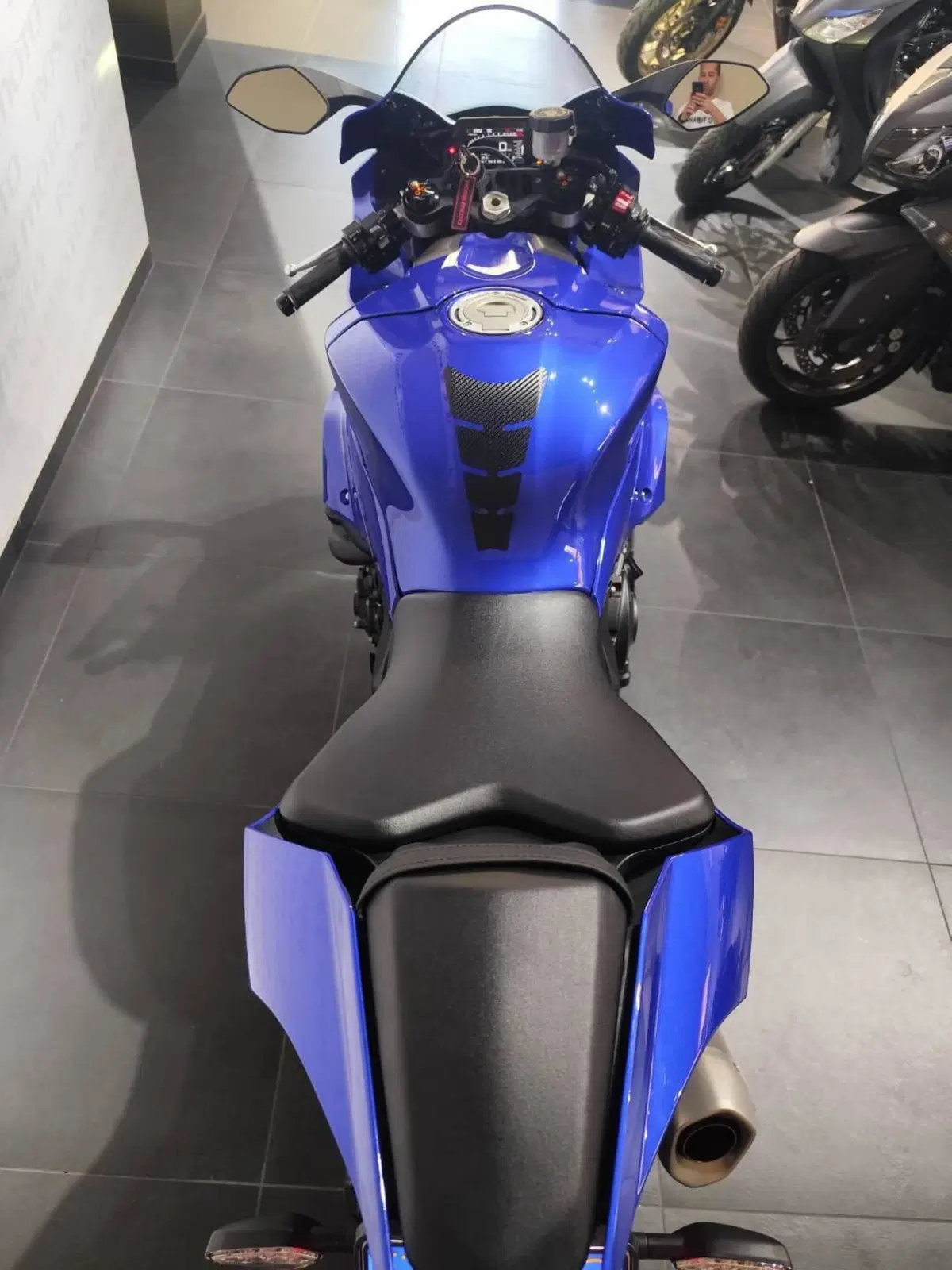 Yamaha YZF R1 (2020 - 25) (7)