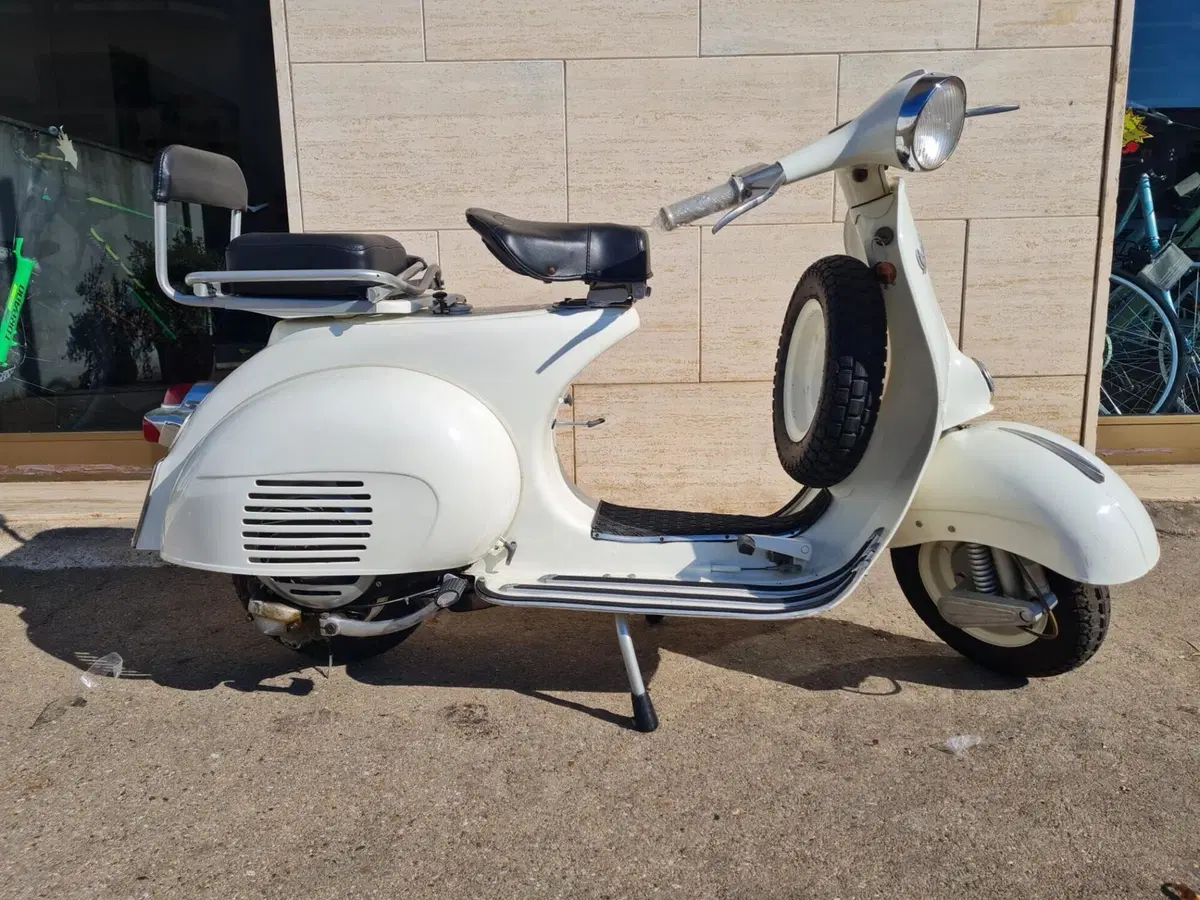 Piaggio Vespa 125 VNB (4)