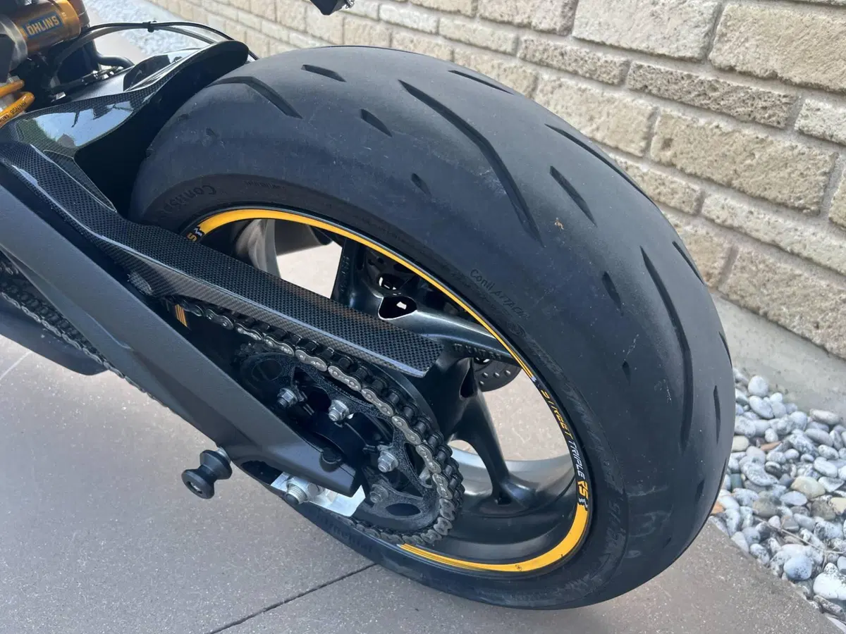 Triumph Street Triple 765 RS (2023 - 26) (3)
