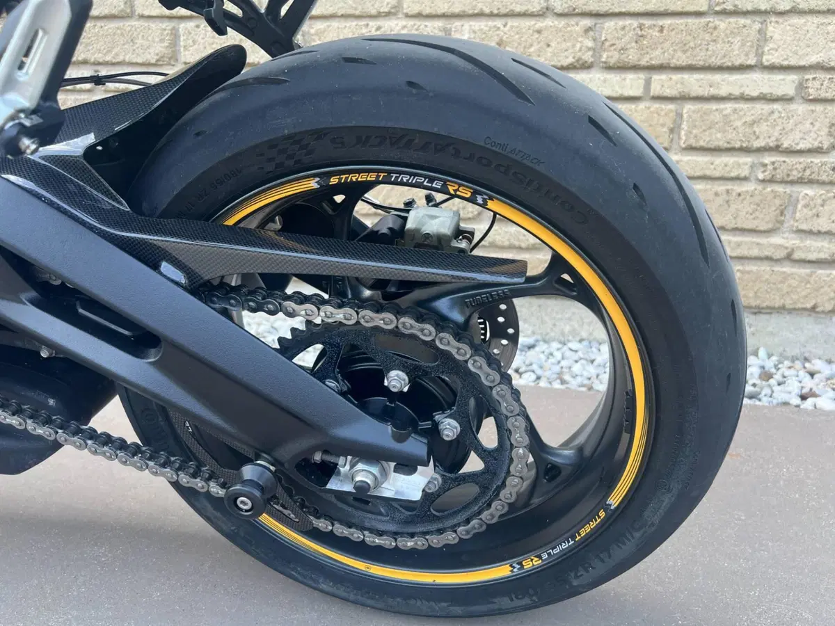 Triumph Street Triple 765 RS (2023 - 26) (9)
