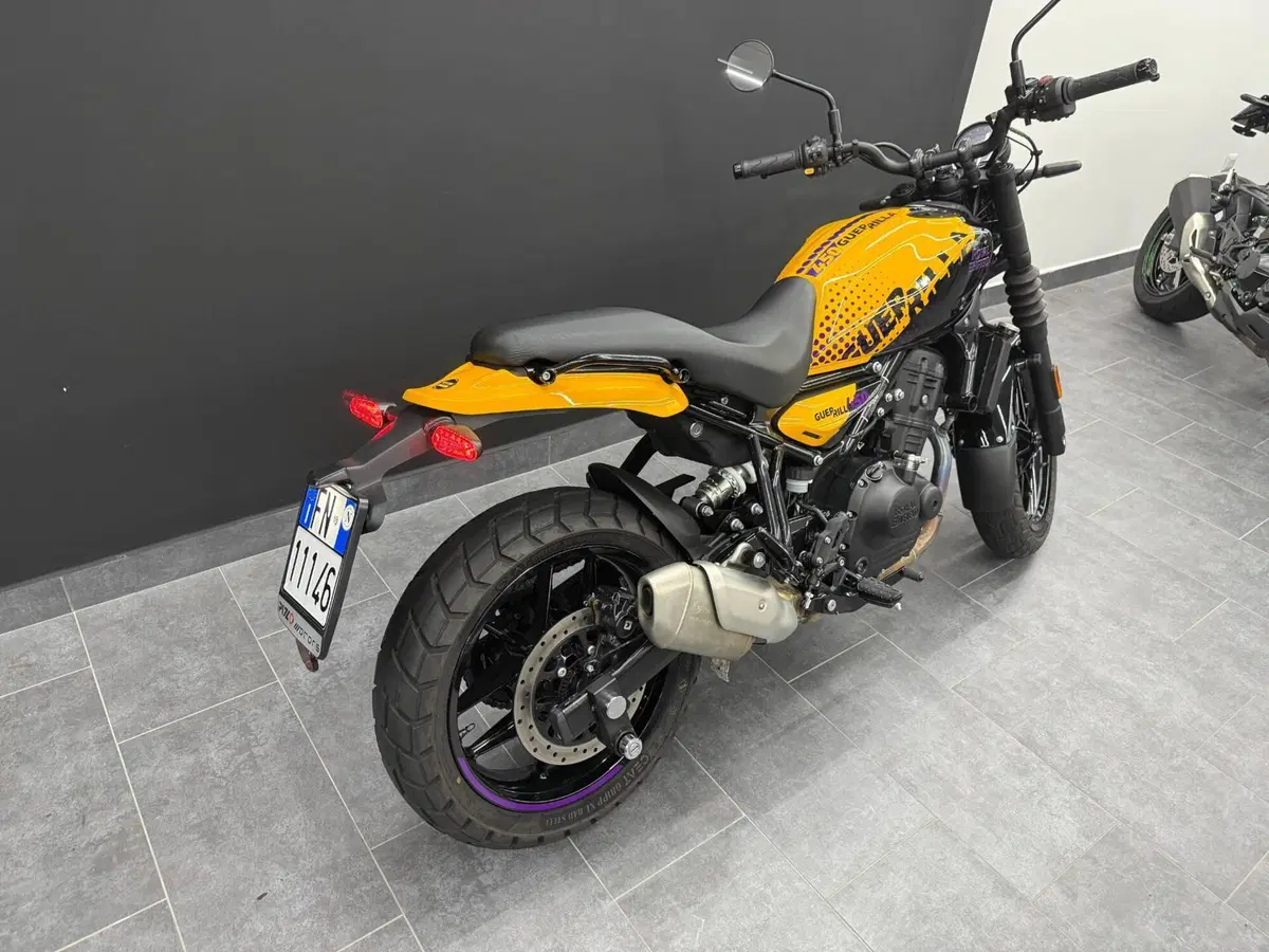 Royal Enfield Guerrilla 450 (2024 - 26) (2)