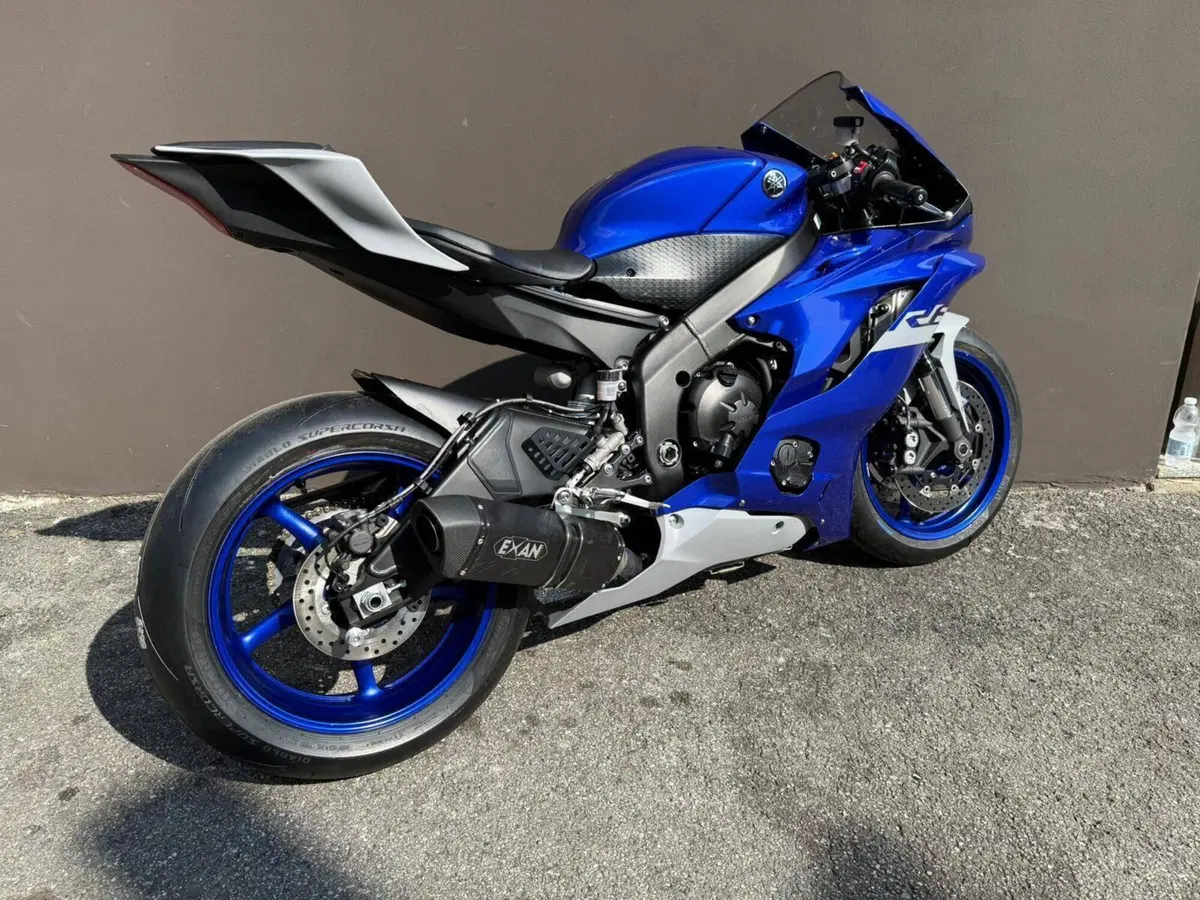 Yamaha YZF R6 GYTR (2022 - 26) (2)