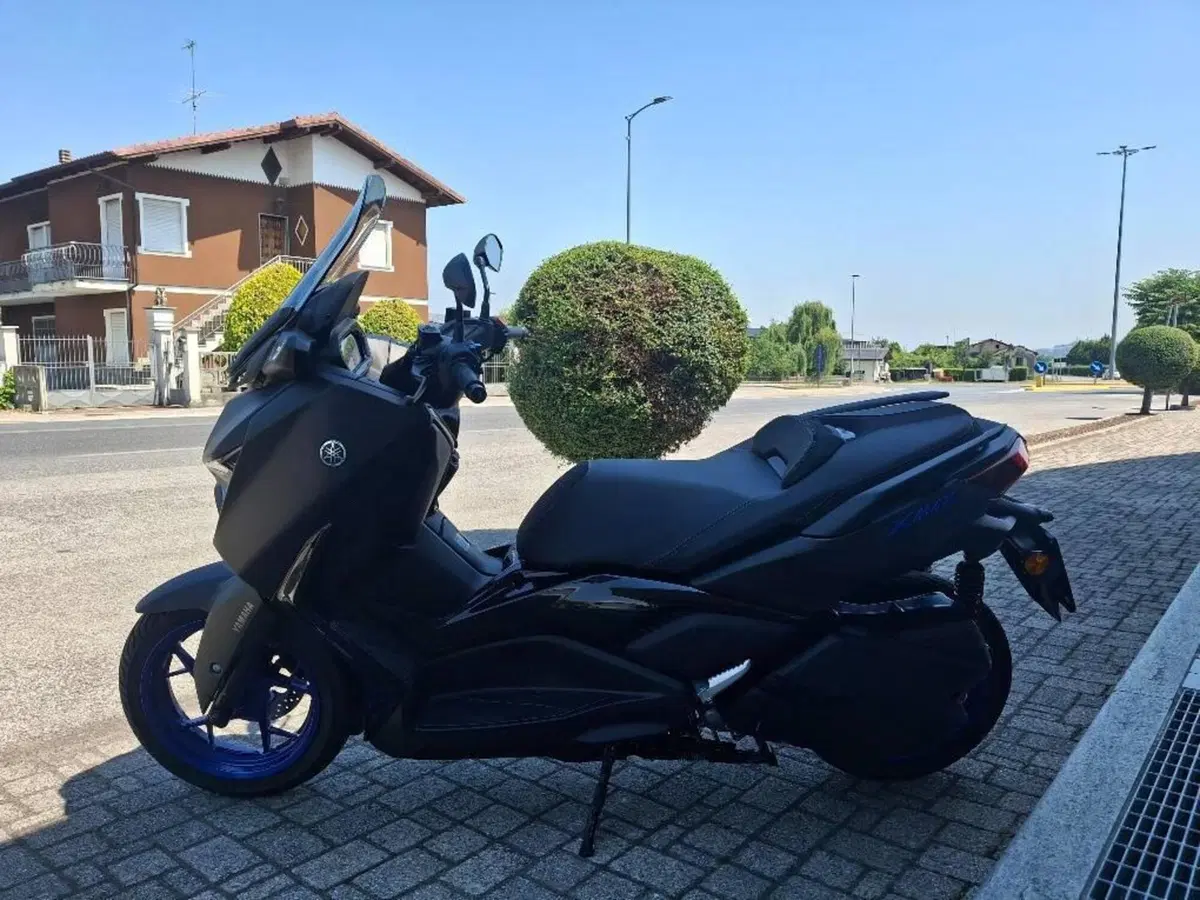 Yamaha X-Max 300 (2021 - 24) (3)