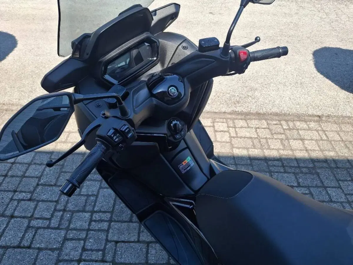 Yamaha X-Max 300 (2021 - 24) (5)