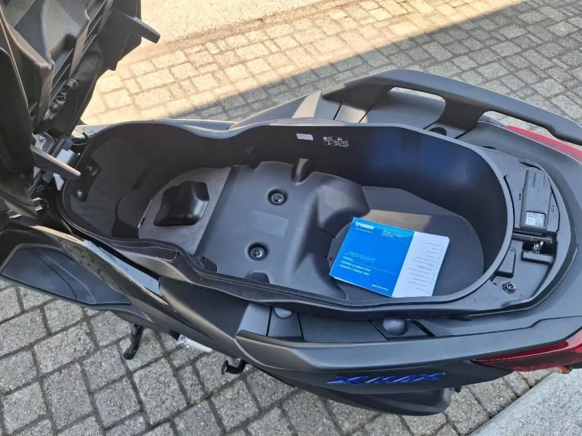 Yamaha X-Max 300 (2021 - 24) (7)