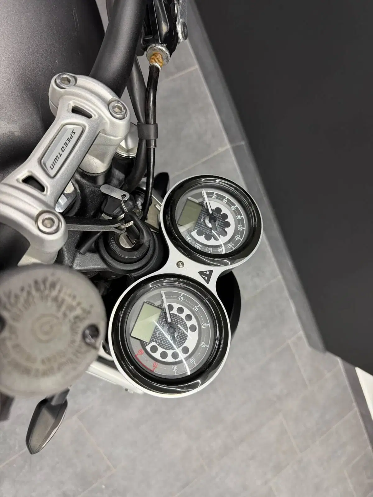 Triumph Speed Twin 1200 (2021 - 24) (10)