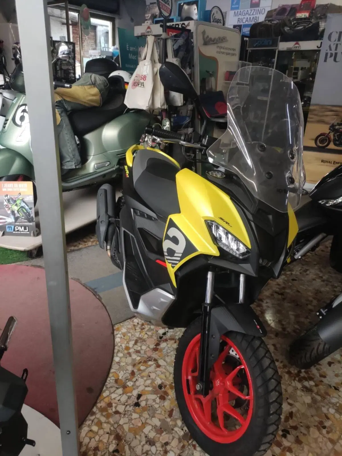 Aprilia SR GT 200 Sport (2022 - 24)