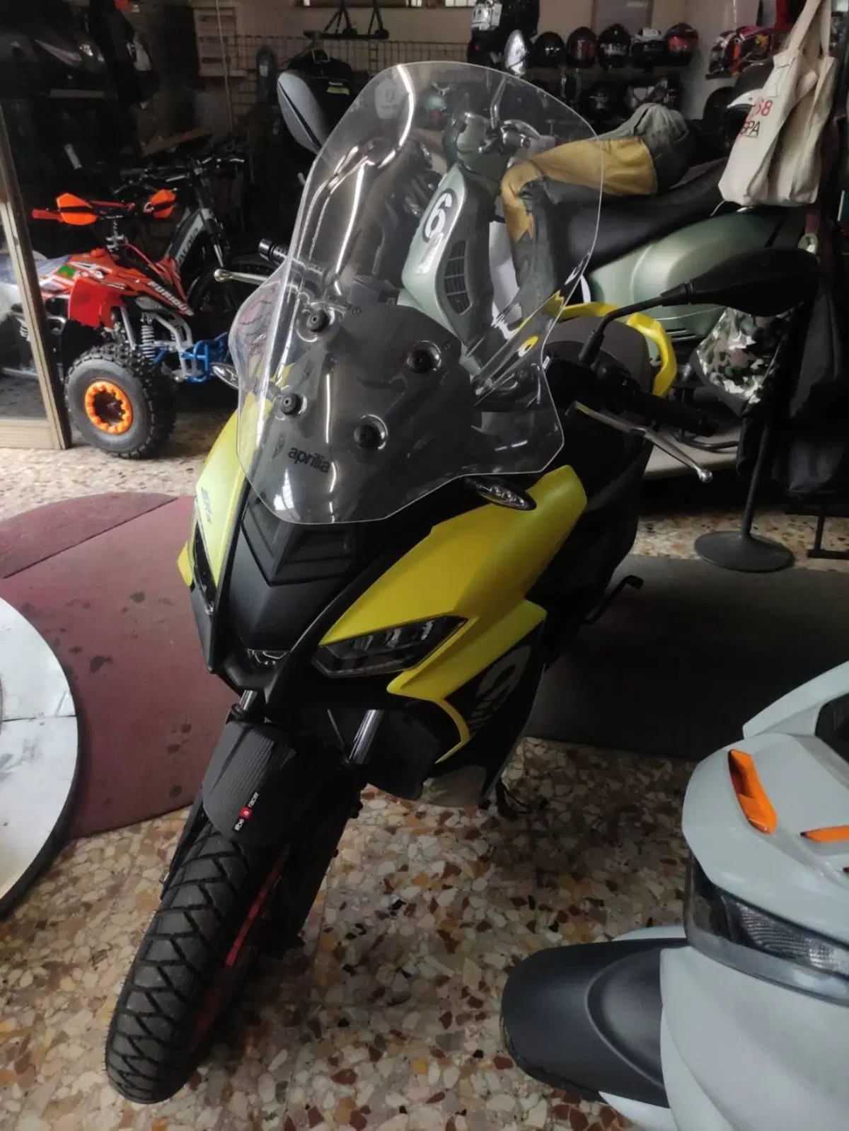 Aprilia SR GT 200 Sport (2022 - 24) (5)
