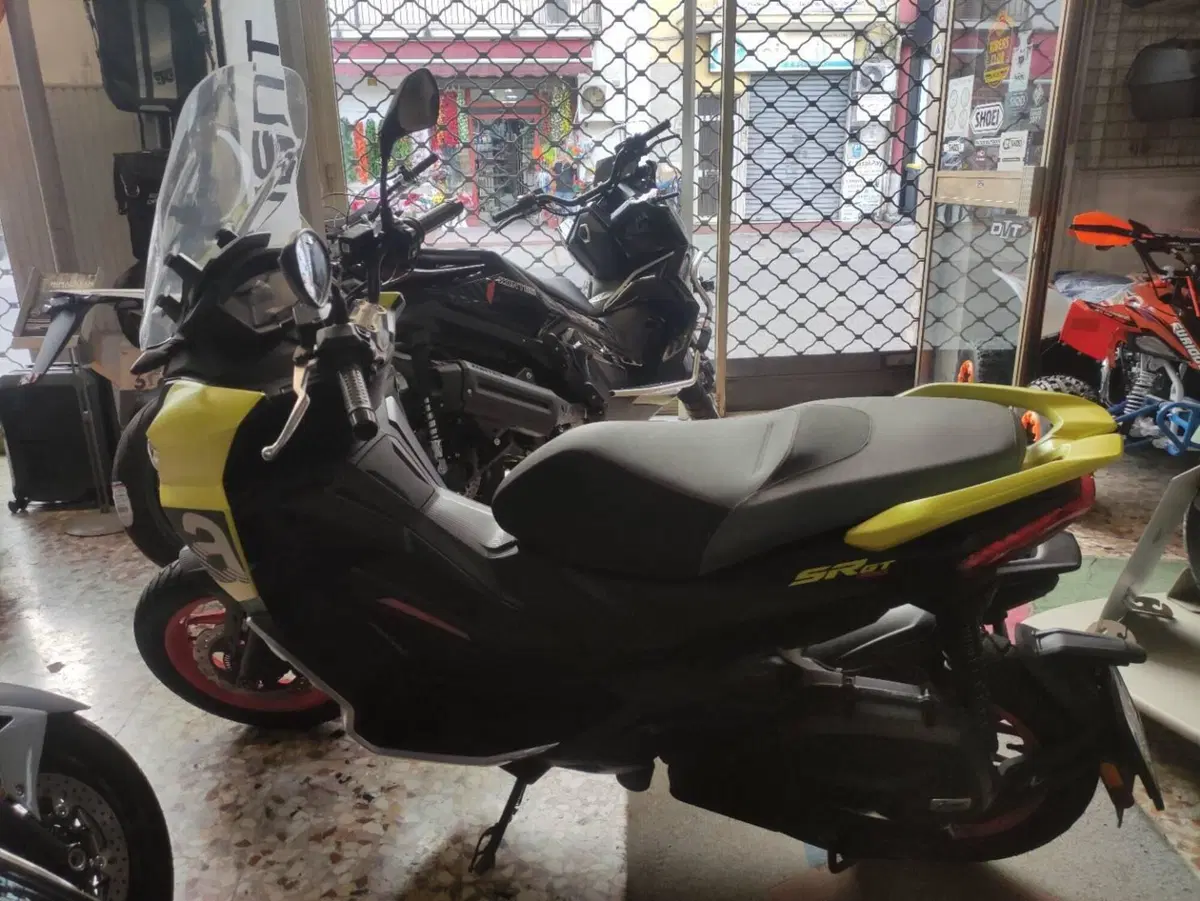 Aprilia SR GT 200 Sport (2022 - 24) (4)