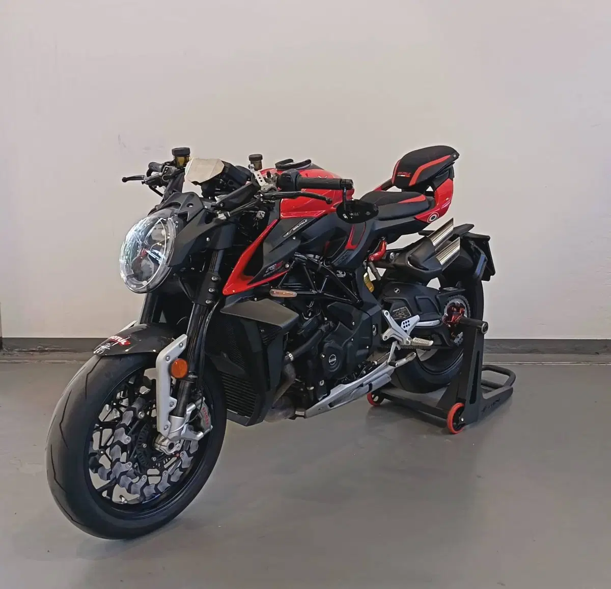 MV Agusta Brutale 1000 RS (2022 - 26) (2)