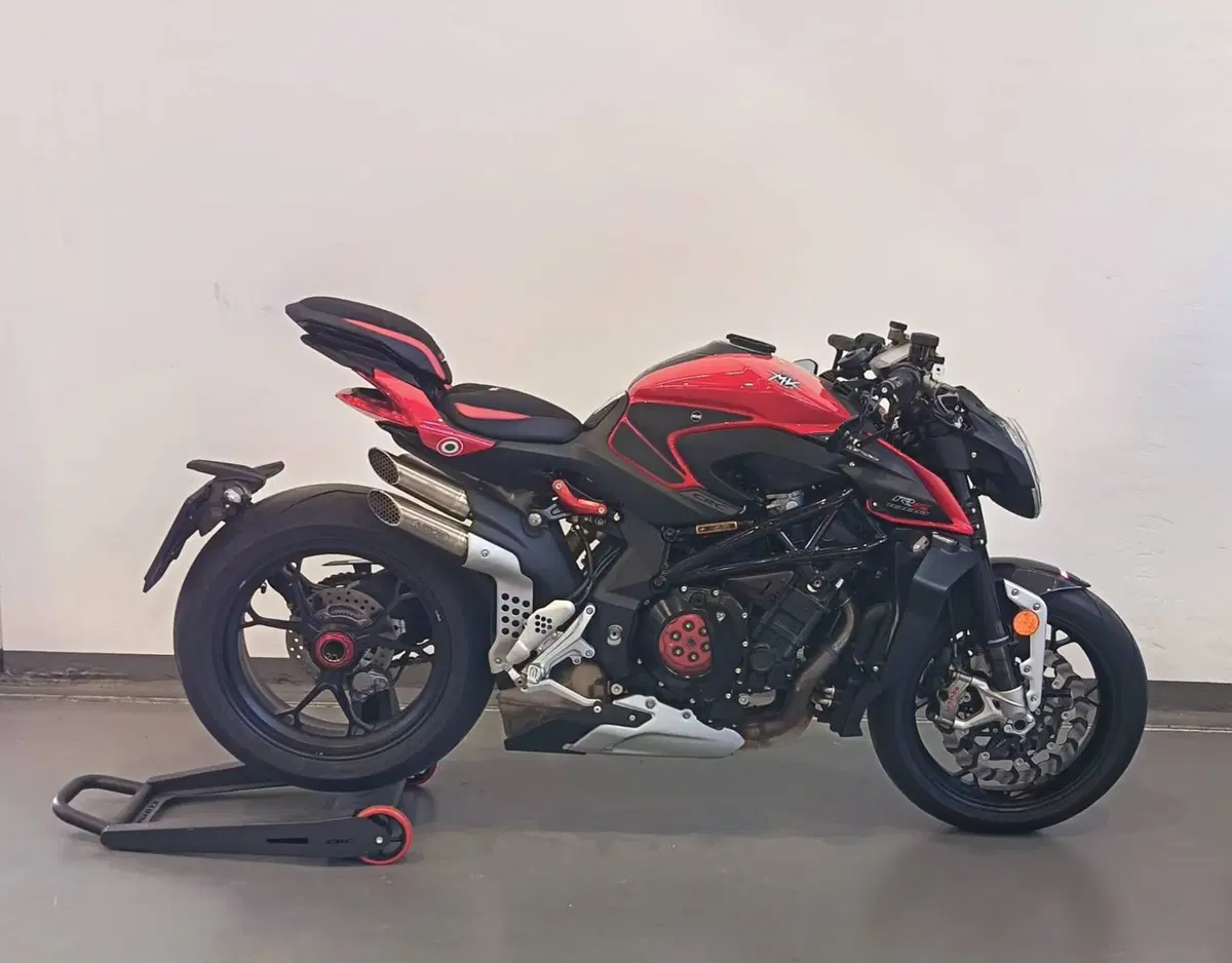 MV Agusta Brutale 1000 RS (2022 - 26) (4)