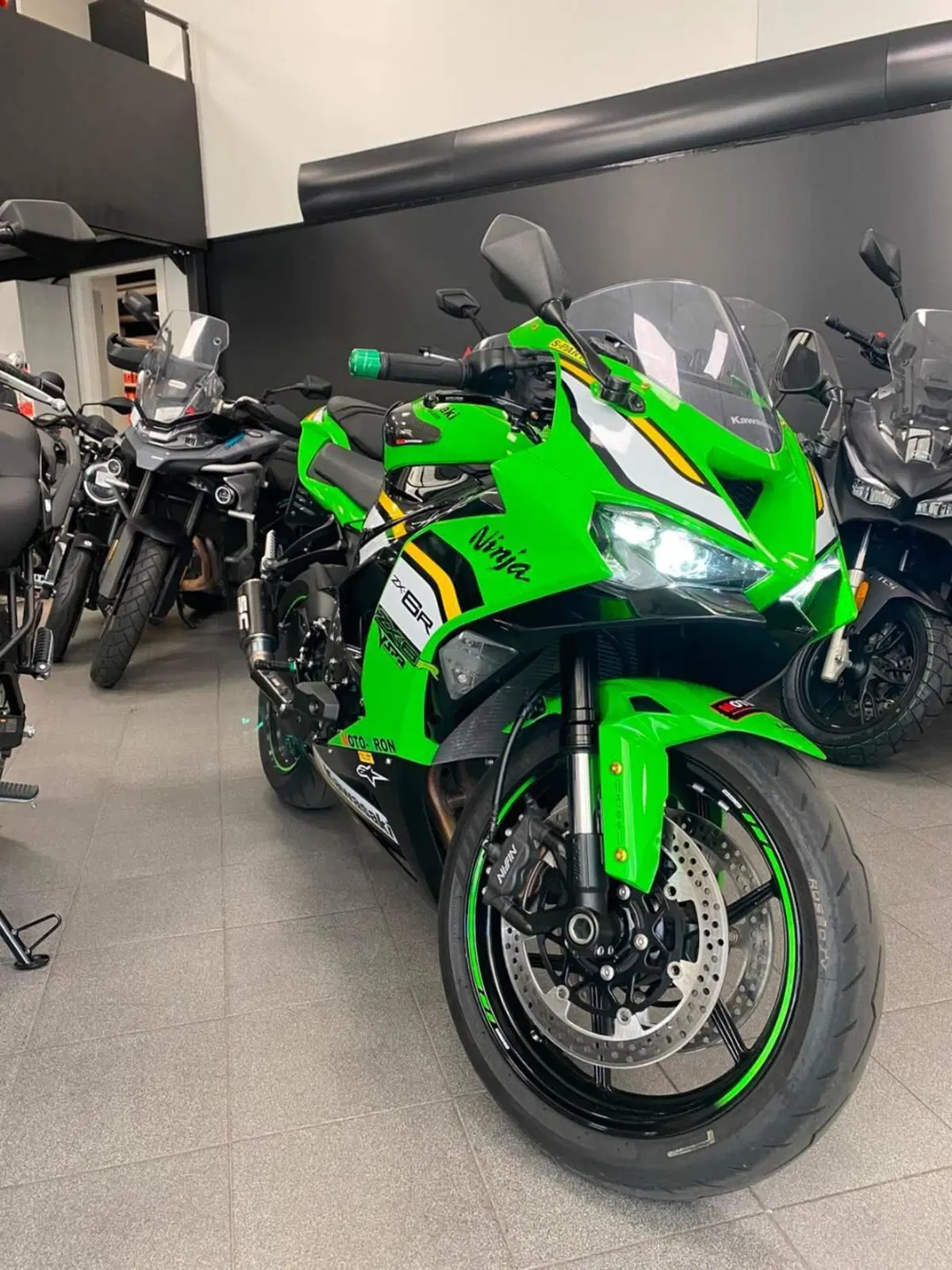 Kawasaki Ninja 636 ZX-6R (2024 - 26) (4)