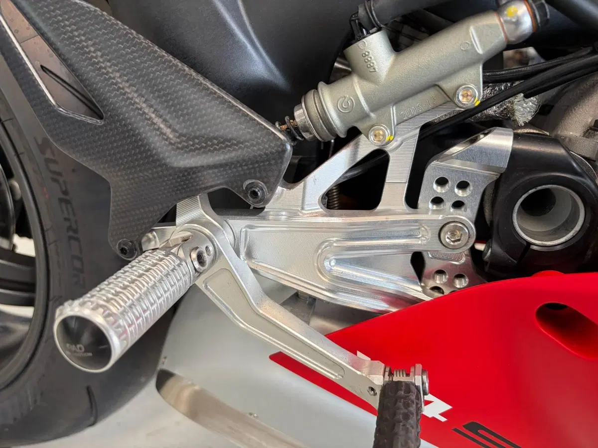 Ducati Panigale V4 1100 SP2 (2022 - 23) (9)