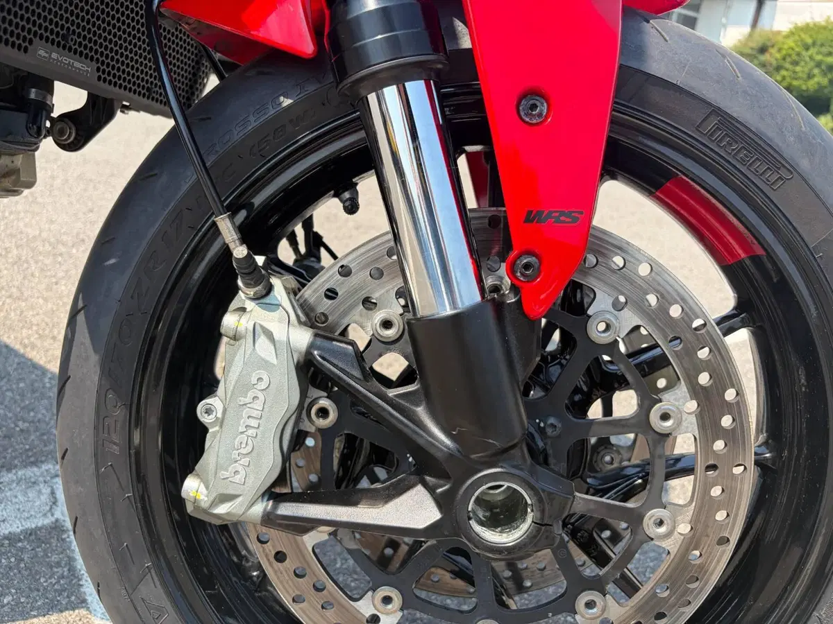 Ducati Monster 937 (2021 - 25) (4)