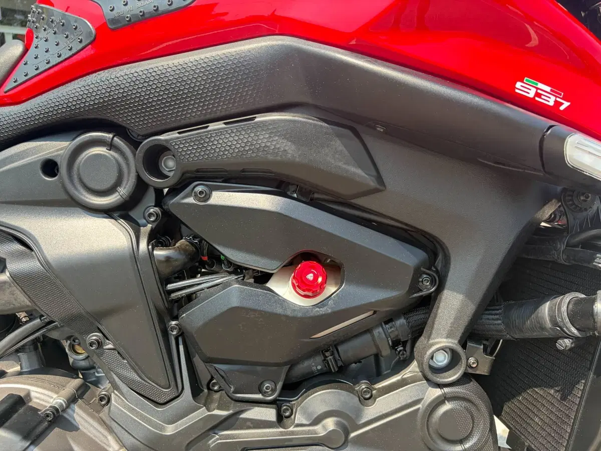 Ducati Monster 937 (2021 - 25) (5)