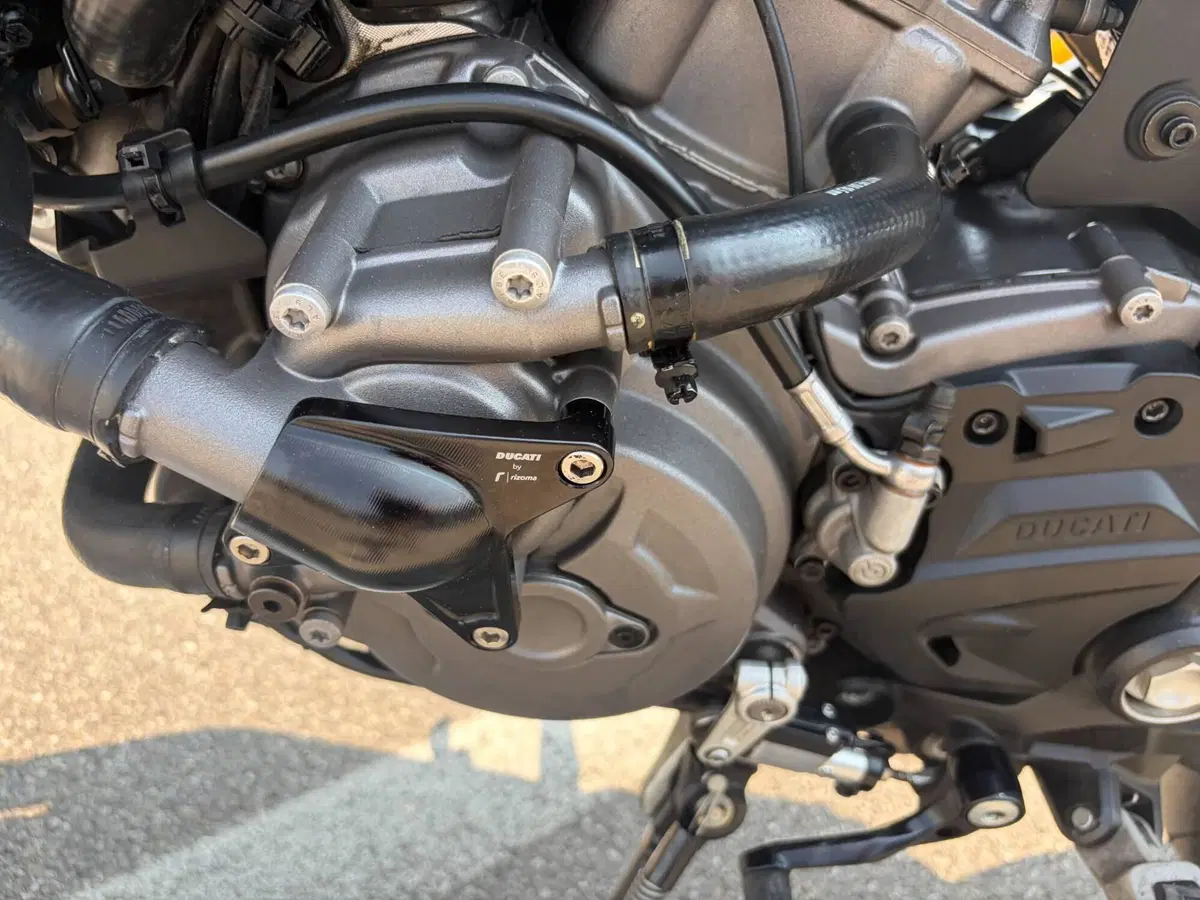 Ducati Monster 937 (2021 - 25) (12)