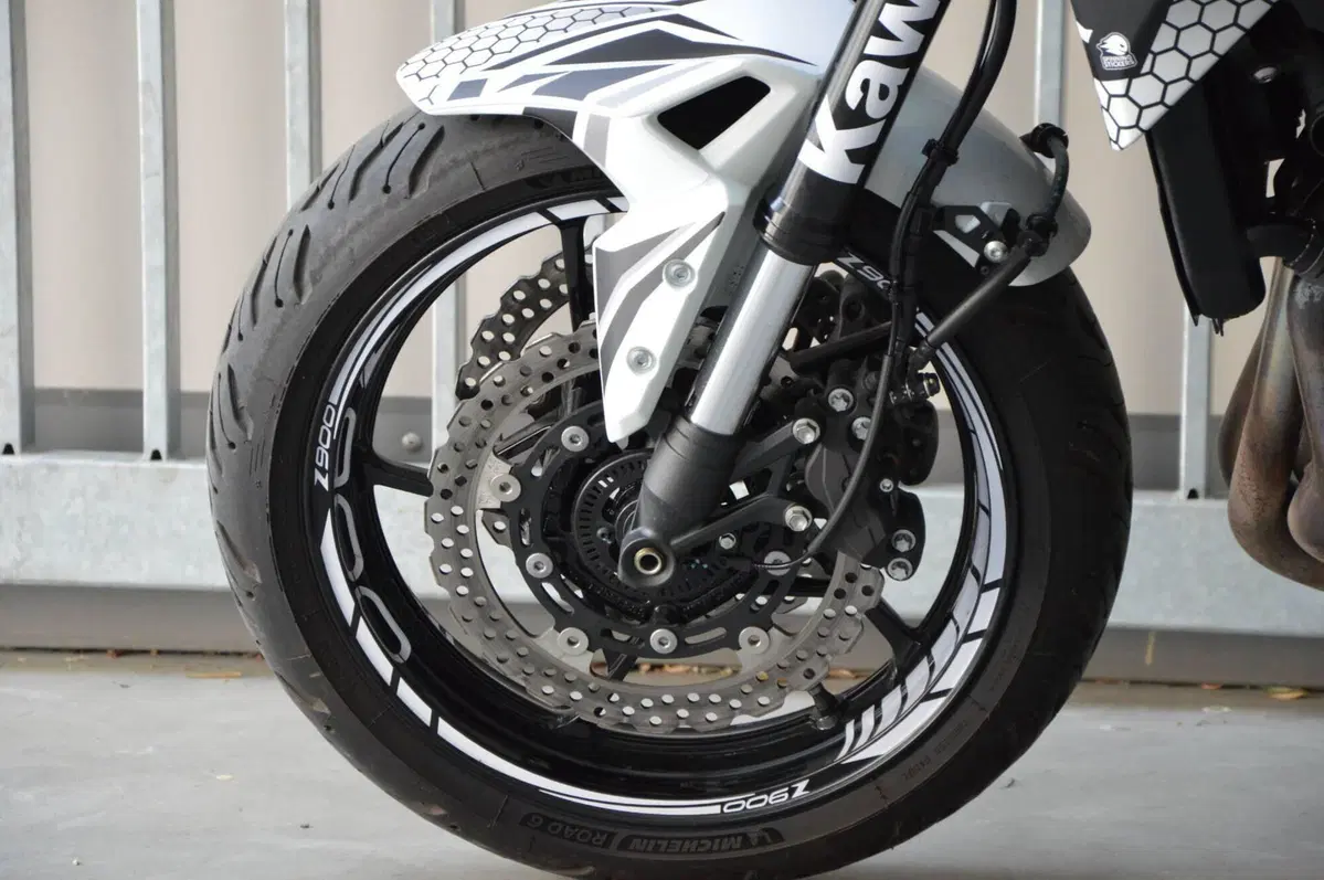 Kawasaki Z 900 (2021 - 24) (7)