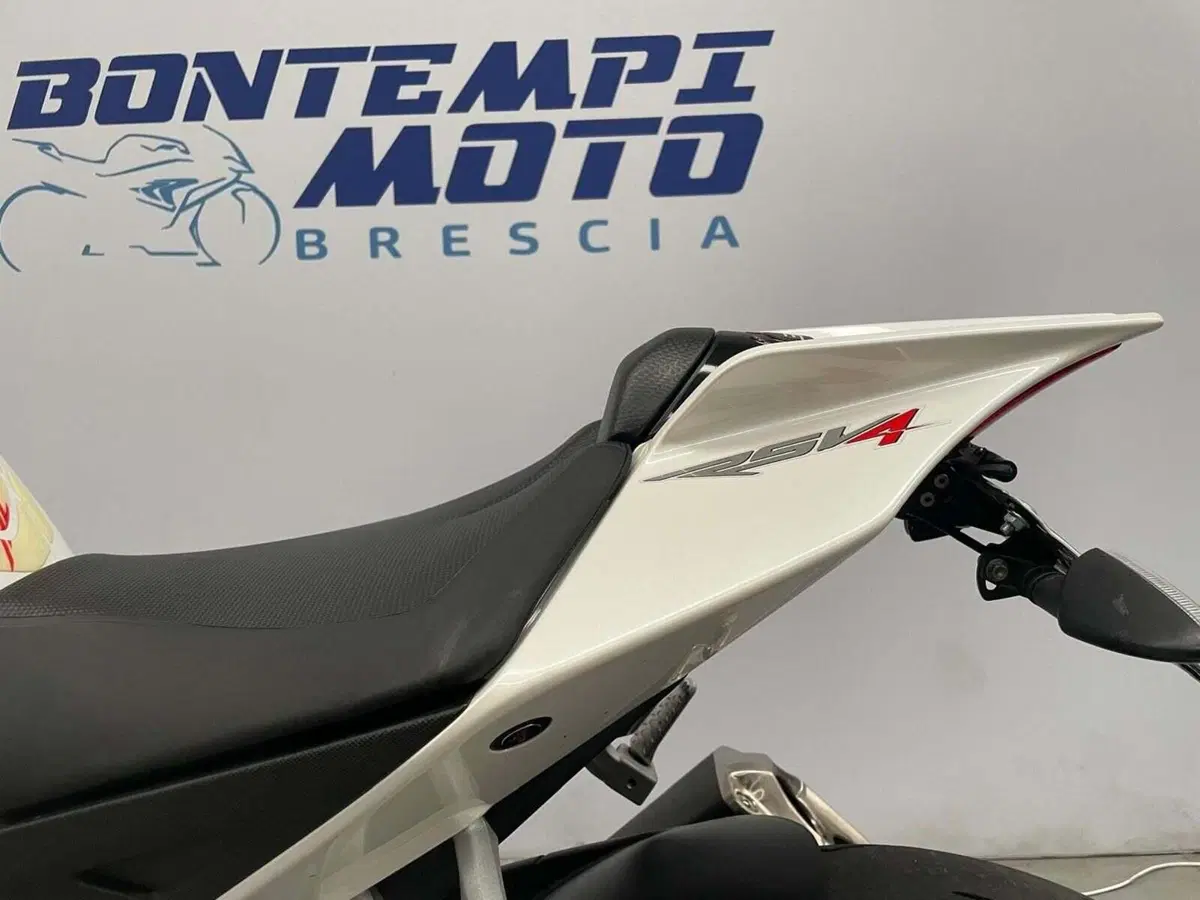 Aprilia RSV4 R (2009 - 12) (11)