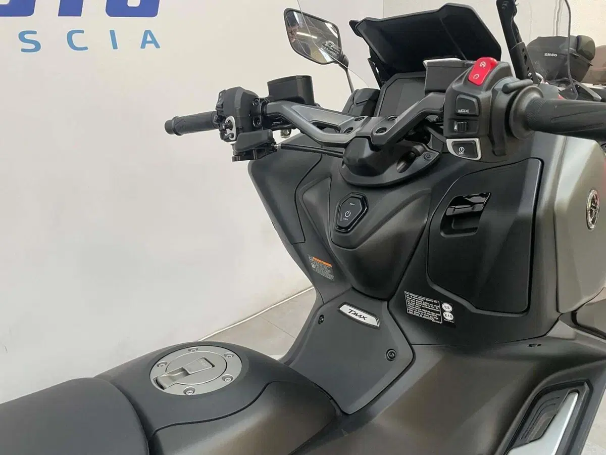 Yamaha T-Max 560 (2025 - 26) (10)