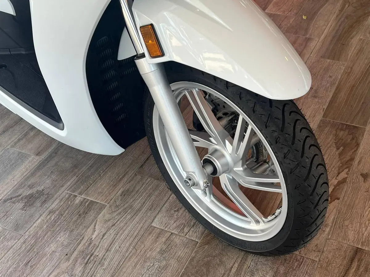 Honda SH 350 (2021 - 24) (9)