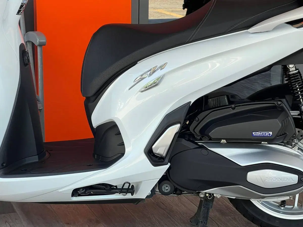 Honda SH 350 (2021 - 24) (10)