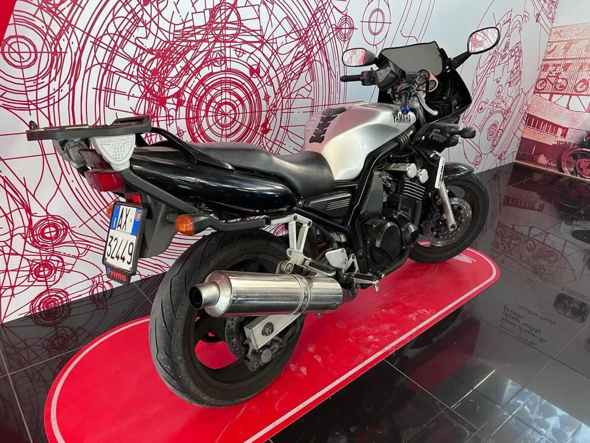 Yamaha FZS 600 Fazer S (2000 - 04) (6)