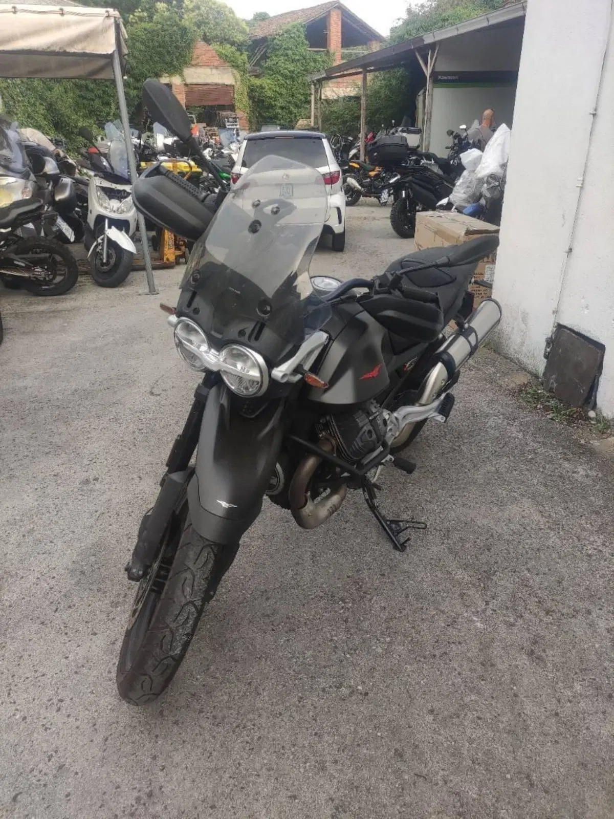 Moto Guzzi V85 Strada (2024 - 26)