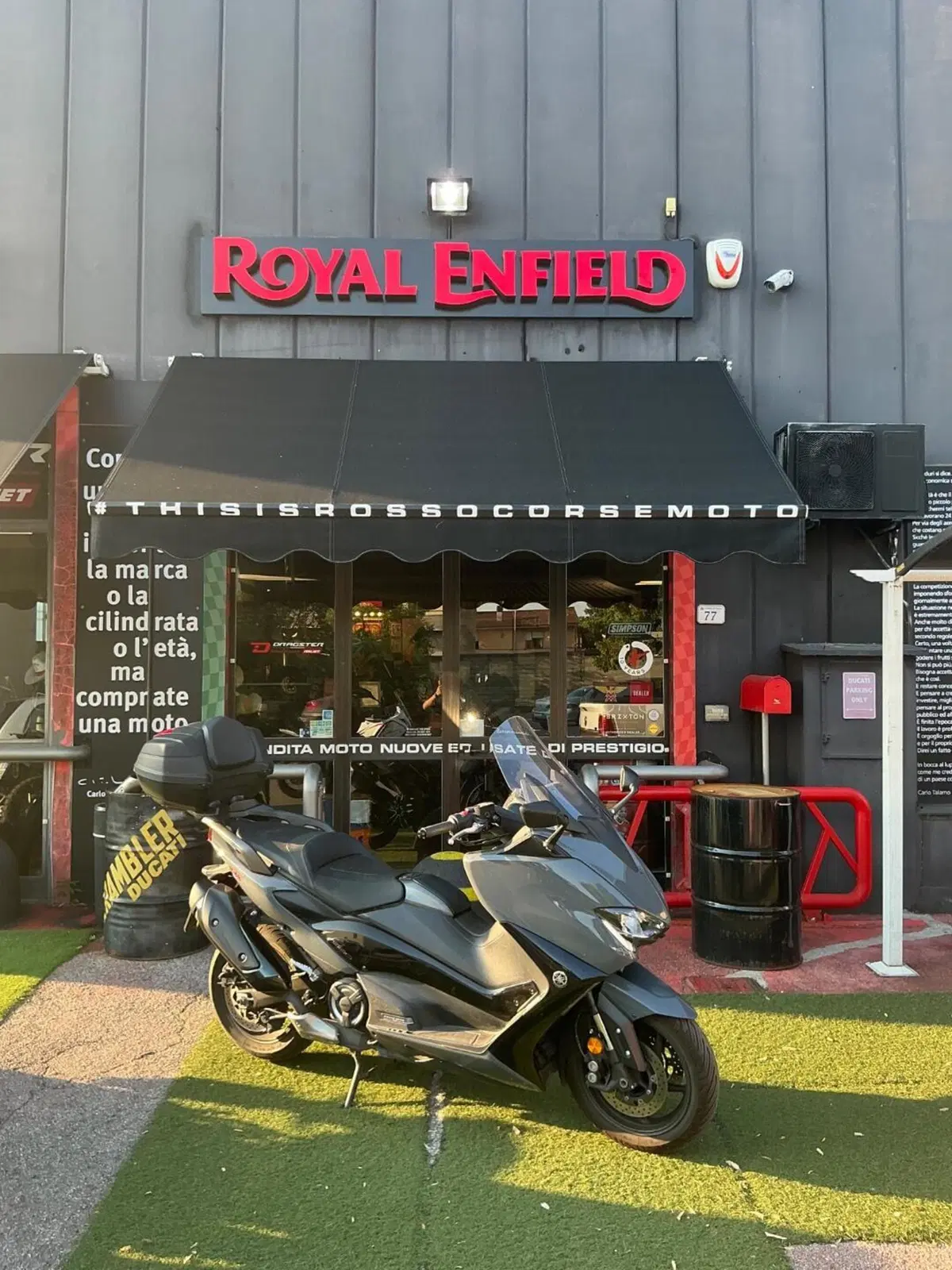 Yamaha T-Max 560 Tech Max (2021)