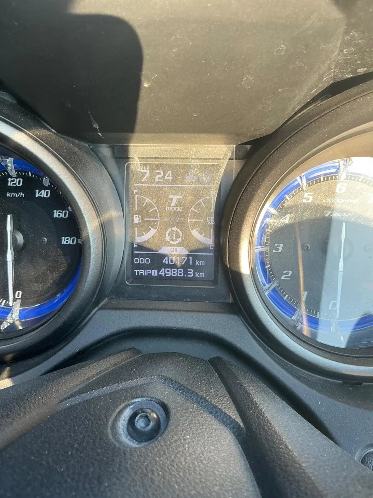 Yamaha T-Max 560 Tech Max (2021) (6)