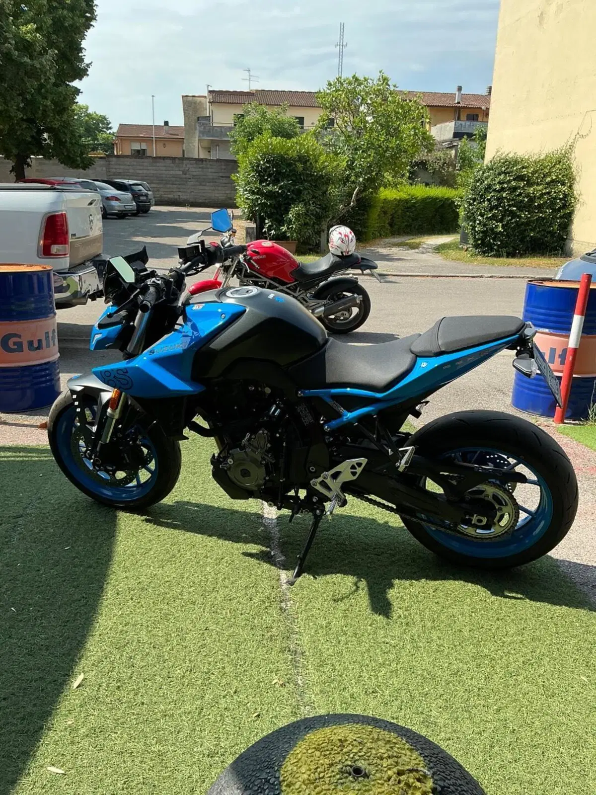 Suzuki GSX-8S (2023 - 24) (2)