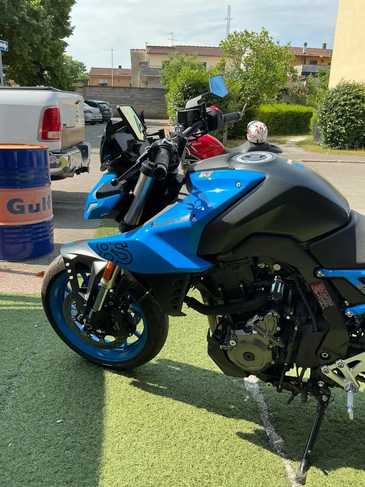 Suzuki GSX-8S (2023 - 24) (10)
