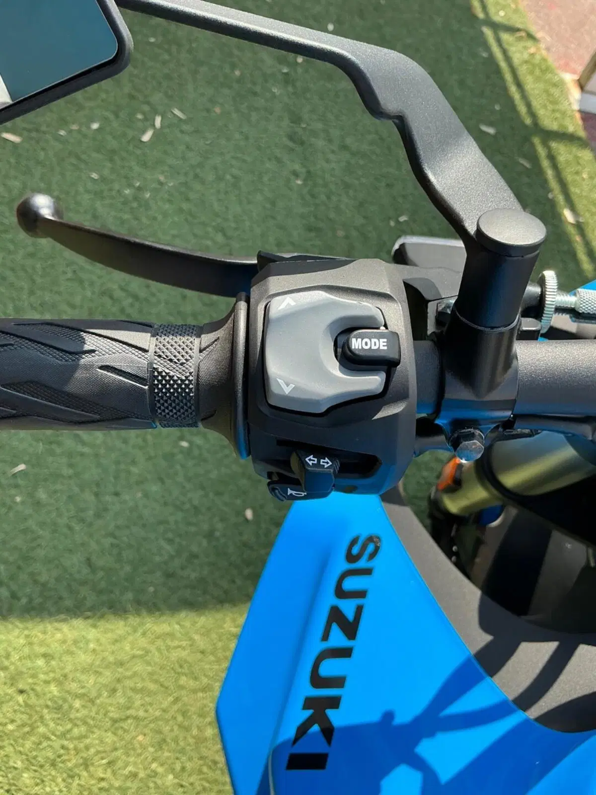 Suzuki GSX-8S (2023 - 24) (14)