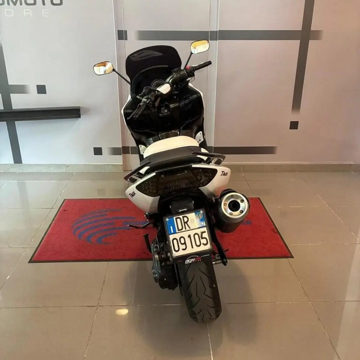 Yamaha T-Max 500 White Max (2010 - 11) (7)
