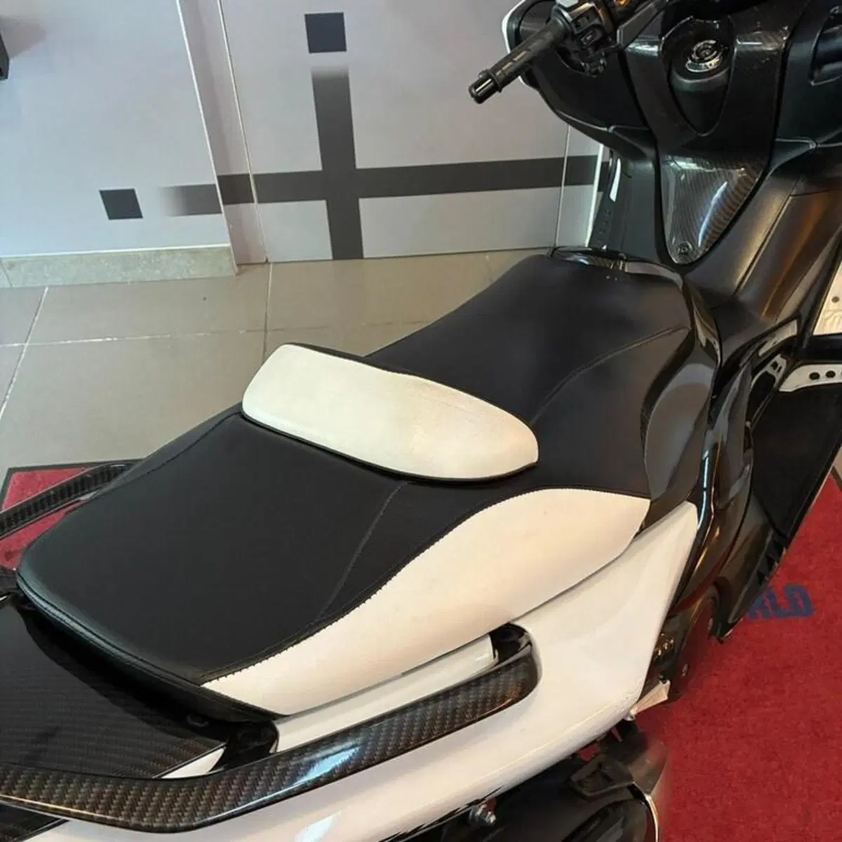 Yamaha T-Max 500 White Max (2010 - 11) (10)