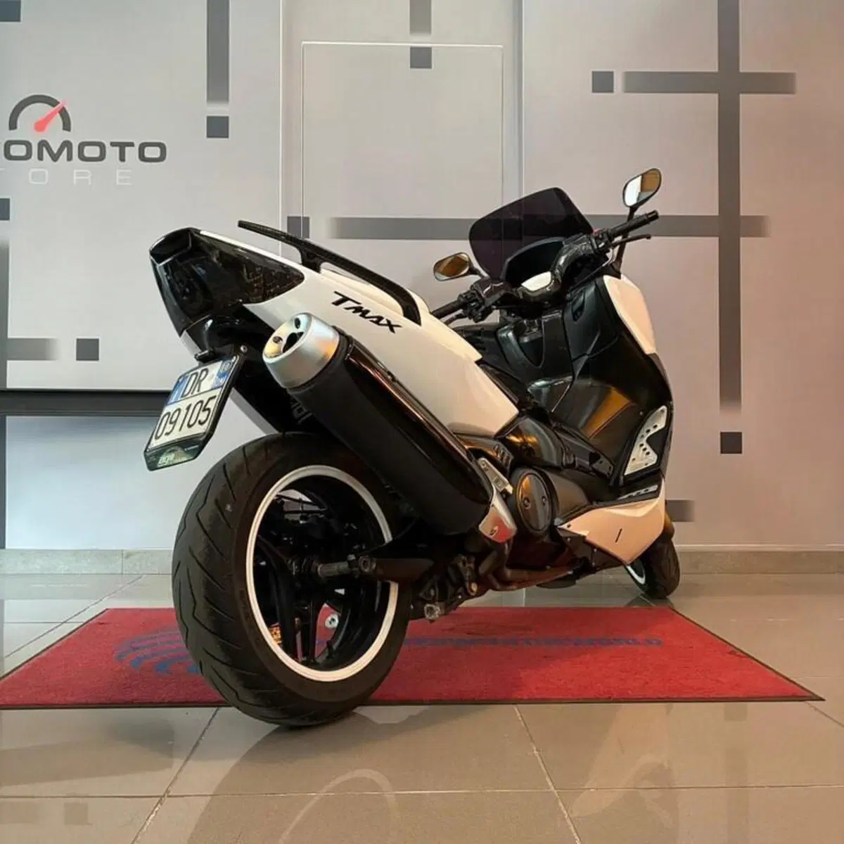Yamaha T-Max 500 White Max (2010 - 11) (8)