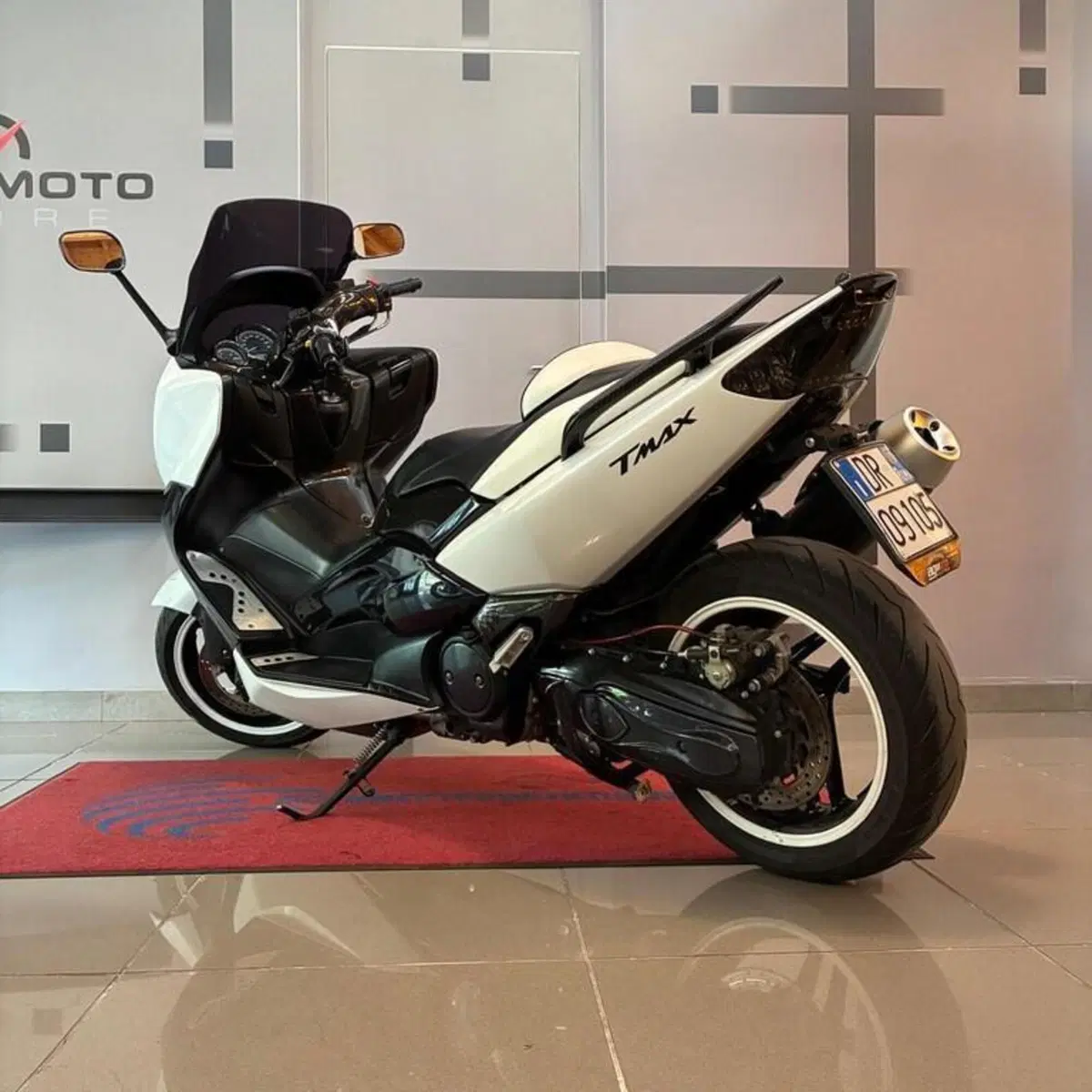 Yamaha T-Max 500 White Max (2010 - 11) (6)
