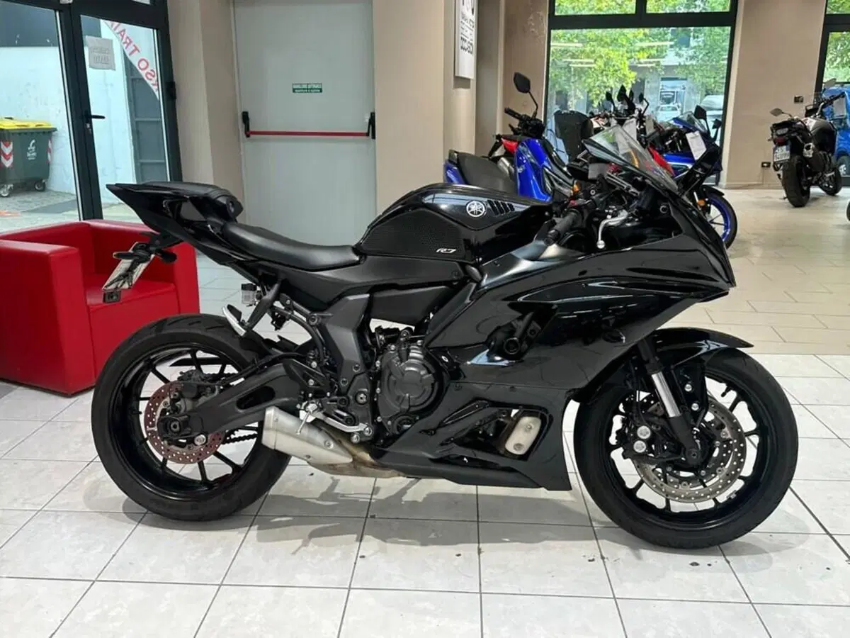 Yamaha YZF R7 (2021 - 25)