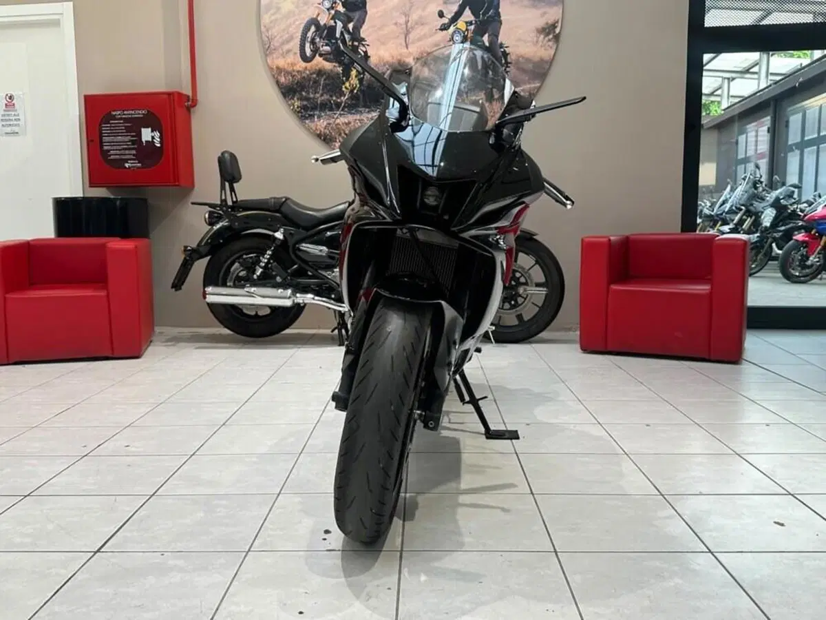 Yamaha YZF R7 (2021 - 25) (2)