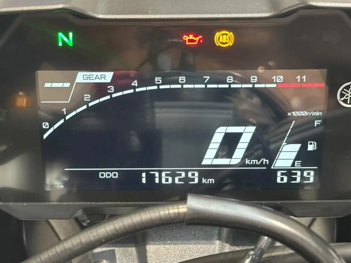 Yamaha YZF R7 (2021 - 25) (5)