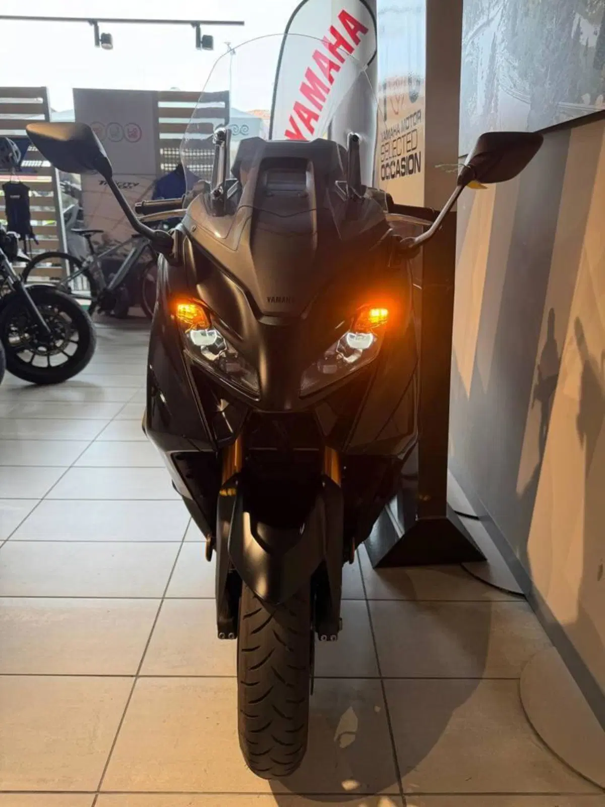 Yamaha T-Max 560 Tech Max (2022 - 24) (3)
