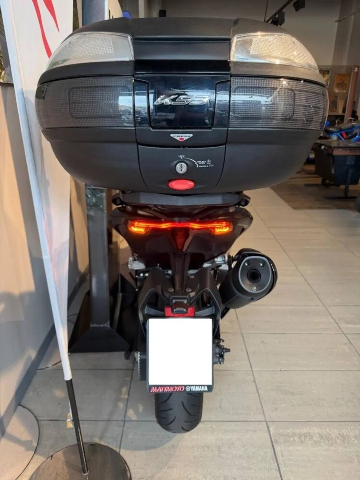 Yamaha T-Max 560 Tech Max (2022 - 24) (4)