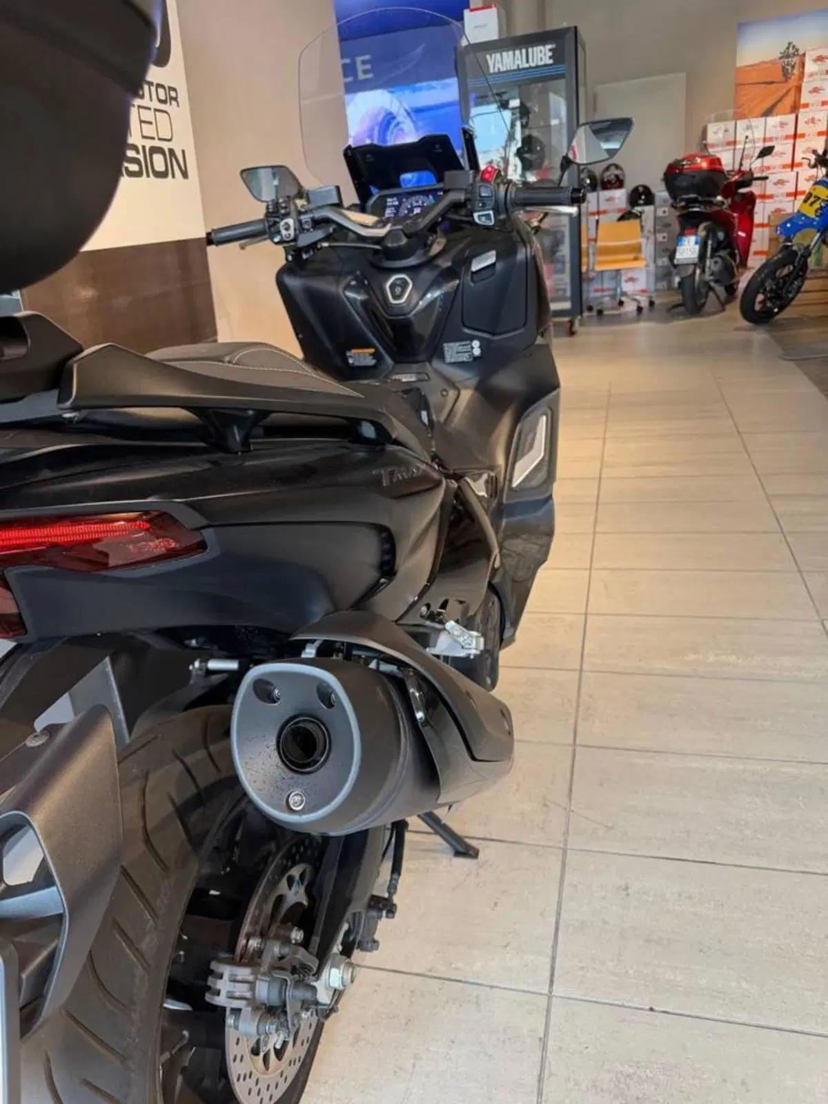 Yamaha T-Max 560 Tech Max (2022 - 24) (7)