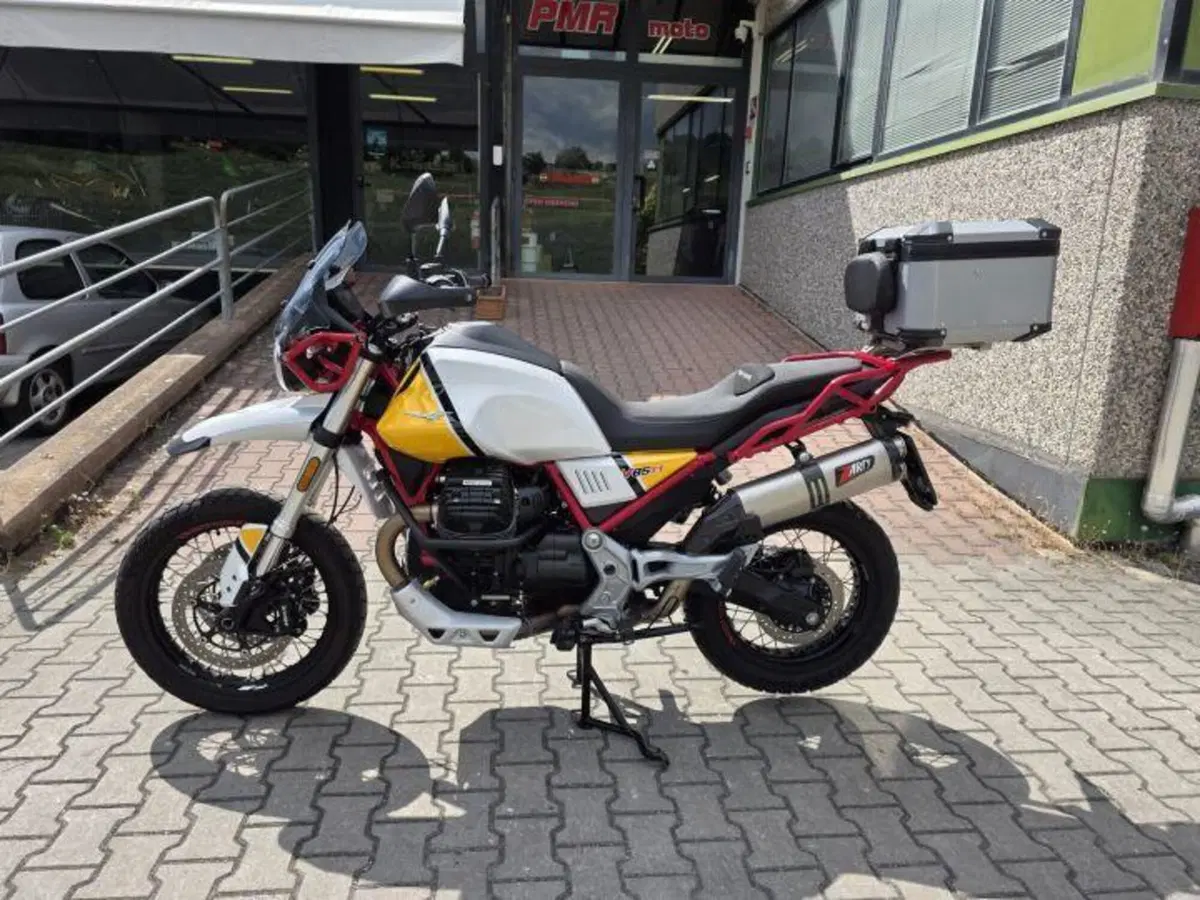Moto Guzzi V85 TT Evocative Graphics (2019 - 20) (3)