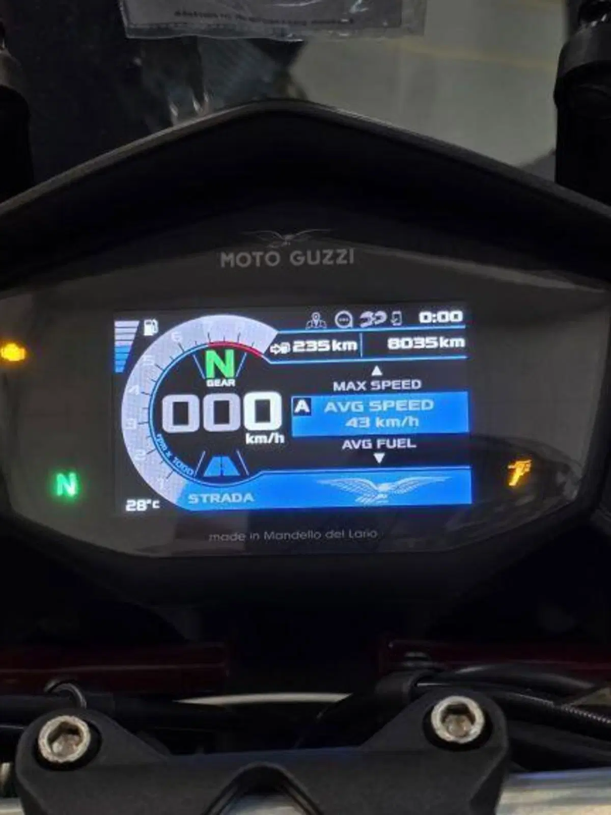 Moto Guzzi V85 TT Evocative Graphics (2019 - 20) (7)