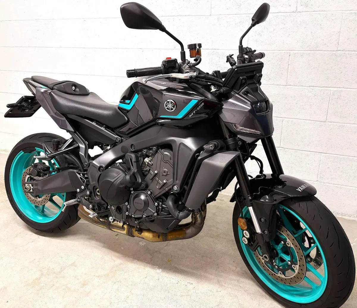 Yamaha MT-09 Y-AMT (2024 - 26) (2)