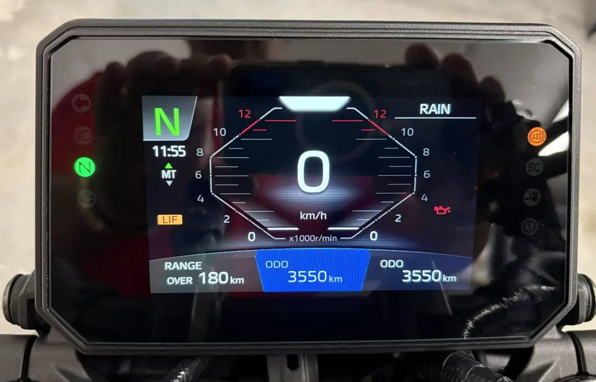 Yamaha MT-09 Y-AMT (2024 - 26) (4)