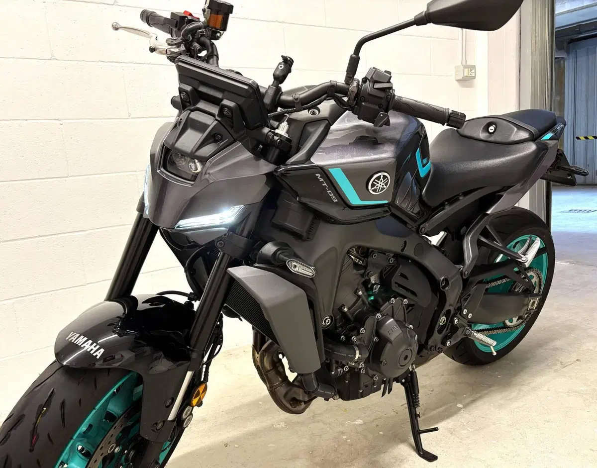 Yamaha MT-09 Y-AMT (2024 - 26) (6)