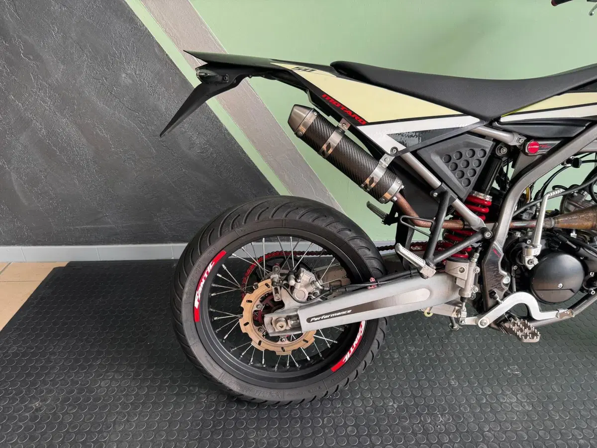 Fantic Motor Motard 50 Performance 2t (2020) (5)