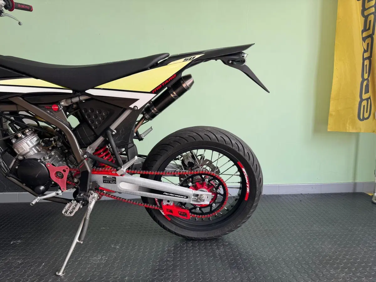 Fantic Motor Motard 50 Performance 2t (2020) (8)